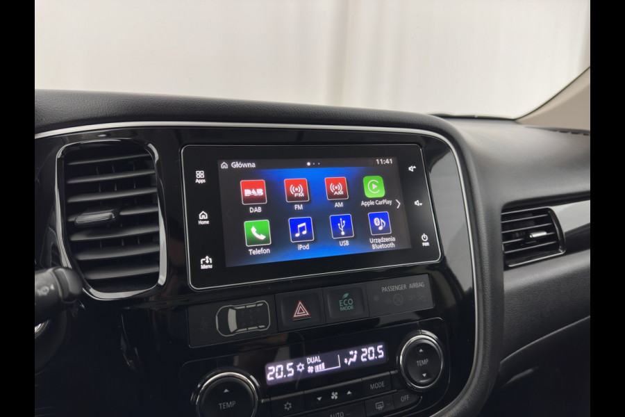 Mitsubishi Outlander 2.0 PHEV (Plug-In) Pure (INCL-BTW) Aut. *LEATHER-MICROFIBRE | COMFORTSEATS | CARPLAY | CAMERA | DAB+ | KEYLESS | PRIVACY-GLASS | SHIFT-PADDLES | TOWBAR | 16''ALU*