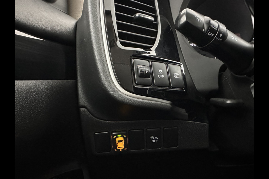 Mitsubishi Outlander 2.0 PHEV (Plug-In) Pure (INCL-BTW) Aut. *LEATHER-MICROFIBRE | COMFORTSEATS | CARPLAY | CAMERA | DAB+ | KEYLESS | PRIVACY-GLASS | SHIFT-PADDLES | TOWBAR | 16''ALU*