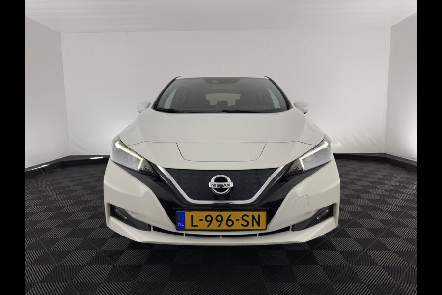 Nissan Leaf Acenta 40 kWh {SOH-90%} Aut. *ADAPTIVE-CRUISE | KEYLESS | NAVI-FULLMAP | BLIND-SPOT | DAB+ | COMFORTSEATS | DIGI-COCKPIT | PRIVACY-GLASS | CAMERA |  17"ALU*