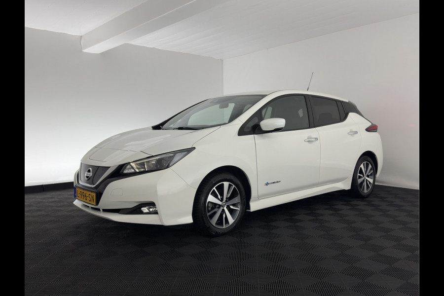 Nissan Leaf Acenta 40 kWh {SOH-90%} Aut. *ADAPTIVE-CRUISE | KEYLESS | NAVI-FULLMAP | BLIND-SPOT | DAB+ | COMFORTSEATS | DIGI-COCKPIT | PRIVACY-GLASS | CAMERA |  17"ALU*