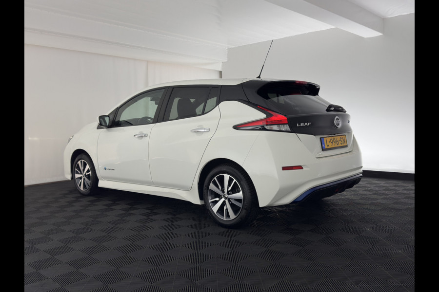 Nissan Leaf Acenta 40 kWh {SOH-90%} Aut. *ADAPTIVE-CRUISE | KEYLESS | NAVI-FULLMAP | BLIND-SPOT | DAB+ | COMFORTSEATS | DIGI-COCKPIT | PRIVACY-GLASS | CAMERA |  17"ALU*