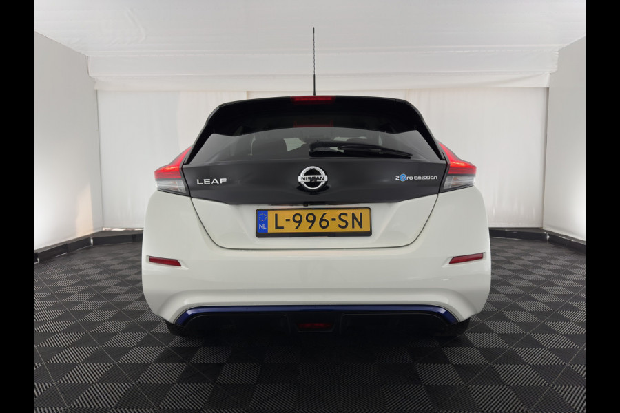 Nissan Leaf Acenta 40 kWh {SOH-90%} Aut. *ADAPTIVE-CRUISE | KEYLESS | NAVI-FULLMAP | BLIND-SPOT | DAB+ | COMFORTSEATS | DIGI-COCKPIT | PRIVACY-GLASS | CAMERA |  17"ALU*