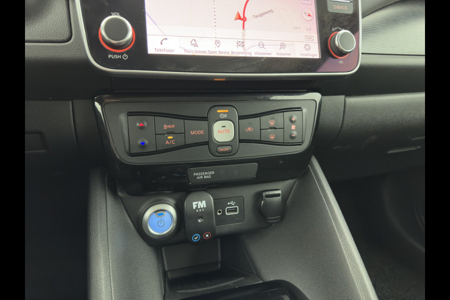 Nissan Leaf Acenta 40 kWh {SOH-90%} Aut. *ADAPTIVE-CRUISE | KEYLESS | NAVI-FULLMAP | BLIND-SPOT | DAB+ | COMFORTSEATS | DIGI-COCKPIT | PRIVACY-GLASS | CAMERA |  17"ALU*