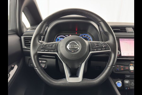 Nissan Leaf Acenta 40 kWh {SOH-90%} Aut. *ADAPTIVE-CRUISE | KEYLESS | NAVI-FULLMAP | BLIND-SPOT | DAB+ | COMFORTSEATS | DIGI-COCKPIT | PRIVACY-GLASS | CAMERA |  17"ALU*