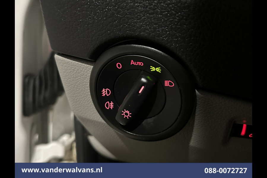 Volkswagen Transporter 2.0 TDI 150pk L2H1 Euro6 Airco | Camera | Leder | Cruisecontrol | 2500kg Trekhaak Parkeersensoren