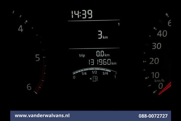 Volkswagen Transporter 2.0 TDI 150pk L2H1 Euro6 Airco | Camera | Leder | Cruisecontrol | 2500kg Trekhaak Parkeersensoren