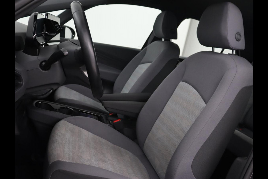 Volkswagen ID.3 Life 58 kWh | Stoel & stuurverwarming | Carplay | Adaptive cruise | Navigatie | Full LED | Parkeerhulp | DAB | Climate control