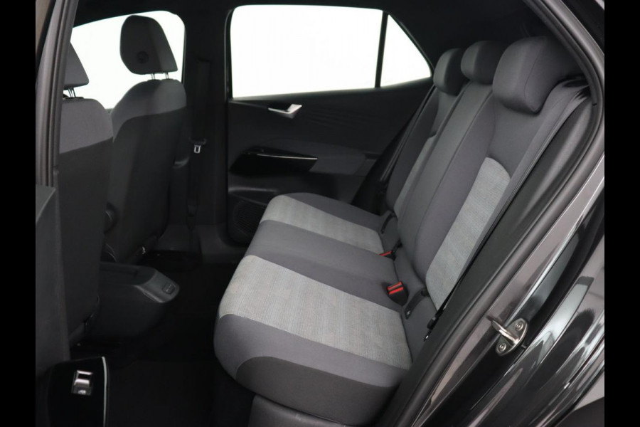 Volkswagen ID.3 Life 58 kWh | Stoel & stuurverwarming | Carplay | Adaptive cruise | Navigatie | Full LED | Parkeerhulp | DAB | Climate control