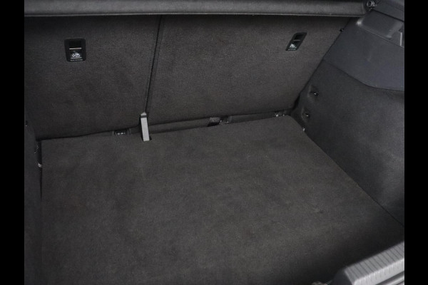 Volkswagen ID.3 Life 58 kWh | Stoel & stuurverwarming | Carplay | Adaptive cruise | Navigatie | Full LED | Parkeerhulp | DAB | Climate control