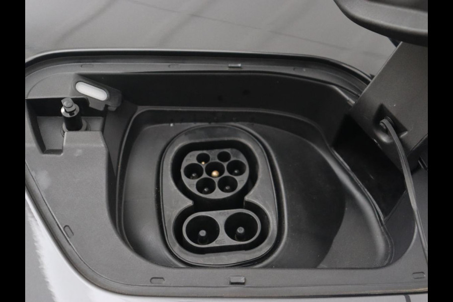 Volkswagen ID.3 Life 58 kWh | Stoel & stuurverwarming | Carplay | Adaptive cruise | Navigatie | Full LED | Parkeerhulp | DAB | Climate control