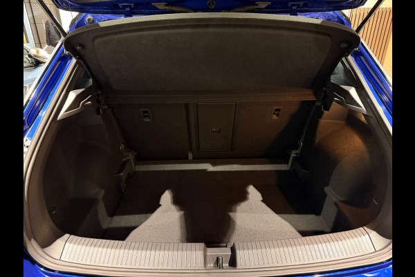 Volkswagen T-Roc 1.5 TSI R-Line Pano|IQ|Keyless|Virtual|Camera|ACC|Carplay|Stoel&Stuurverwarming|Parkassistent