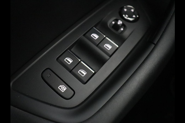 Peugeot 508 1.6 HYbrid Allure | Adaptive cruise | Half leder | Camera | Carplay | Full LED | Navigatie | Climate control | Parkeerhulp | PHEV | Plug In