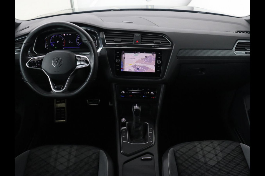Volkswagen Tiguan 1.5 TSI R-Line | Camera | Matrix LED | Adaptive cruise | Carplay | Navigatie | Keyless | 19'' | Virtual Cockpit | Climate control | Parkeerhulp