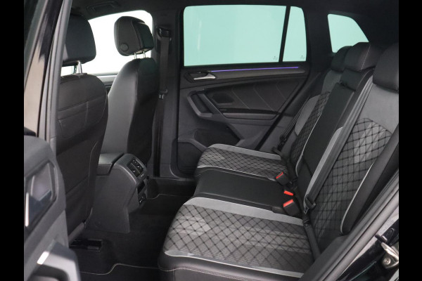 Volkswagen Tiguan 1.5 TSI R-Line | Camera | Matrix LED | Adaptive cruise | Carplay | Navigatie | Keyless | 19'' | Virtual Cockpit | Climate control | Parkeerhulp
