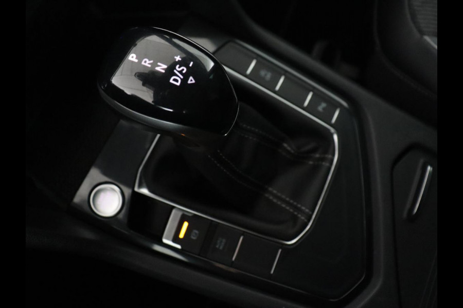Volkswagen Tiguan 1.5 TSI R-Line | Camera | Matrix LED | Adaptive cruise | Carplay | Navigatie | Keyless | 19'' | Virtual Cockpit | Climate control | Parkeerhulp