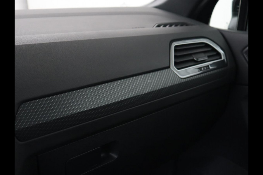 Volkswagen Tiguan 1.5 TSI R-Line | Camera | Matrix LED | Adaptive cruise | Carplay | Navigatie | Keyless | 19'' | Virtual Cockpit | Climate control | Parkeerhulp