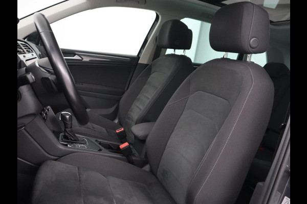 Volkswagen Tiguan 1.5 TSI Comfortline | Panoramadak | Stoelverwarming | Massage | Adaptive cruise | Carplay | Navigatie | Parkeerhulp