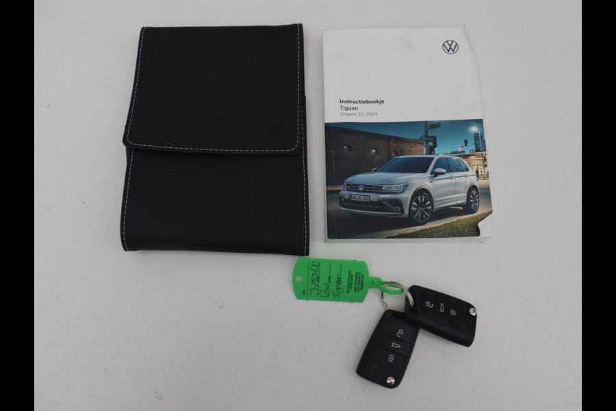 Volkswagen Tiguan 1.5 TSI Comfortline | Panoramadak | Stoelverwarming | Massage | Adaptive cruise | Carplay | Navigatie | Parkeerhulp
