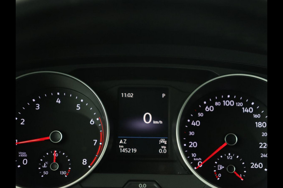 Volkswagen Tiguan 1.5 TSI Comfortline | Panoramadak | Stoelverwarming | Massage | Adaptive cruise | Carplay | Navigatie | Parkeerhulp