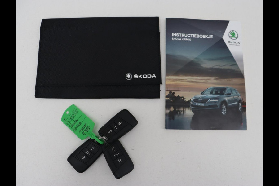 Škoda Karoq 1.5 TSI Sportline | Trekhaak | Stoelverwarming | Camera | Carplay | Virtual Cockpit | Sportstoelen | Navigatie | Full LED | Parkeerhulp | Sfeerverlichting | Climate control | Cruise control