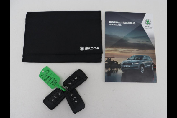 Škoda Karoq 1.5 TSI Sportline | Trekhaak | Stoelverwarming | Camera | Carplay | Virtual Cockpit | Sportstoelen | Navigatie | Full LED | Parkeerhulp | Sfeerverlichting | Climate control | Cruise control