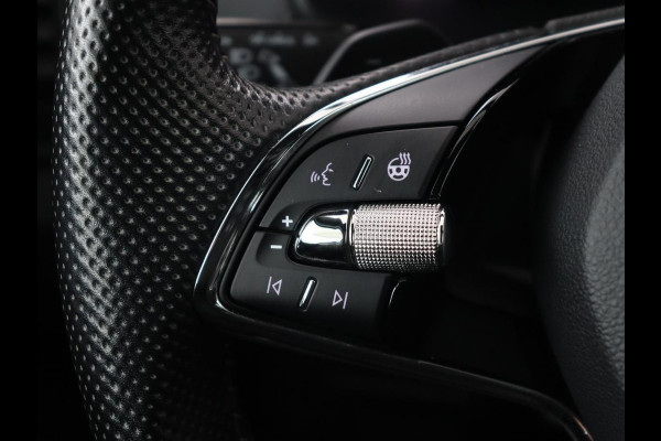 Škoda Karoq 1.5 TSI Sportline | Trekhaak | Stoelverwarming | Camera | Carplay | Virtual Cockpit | Sportstoelen | Navigatie | Full LED | Parkeerhulp | Sfeerverlichting | Climate control | Cruise control