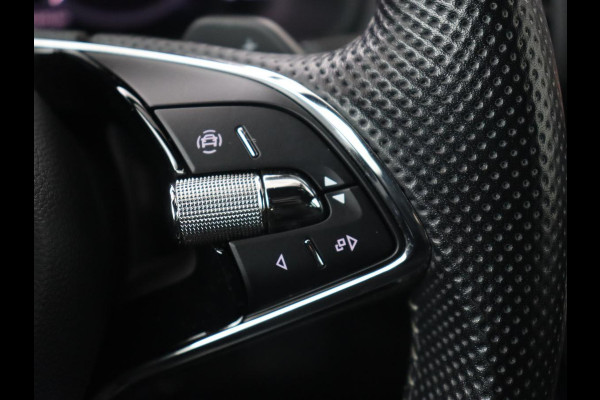 Škoda Karoq 1.5 TSI Sportline | Trekhaak | Stoelverwarming | Camera | Carplay | Virtual Cockpit | Sportstoelen | Navigatie | Full LED | Parkeerhulp | Sfeerverlichting | Climate control | Cruise control