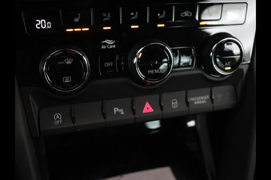 Škoda Karoq 1.5 TSI Sportline | Trekhaak | Stoelverwarming | Camera | Carplay | Virtual Cockpit | Sportstoelen | Navigatie | Full LED | Parkeerhulp | Sfeerverlichting | Climate control | Cruise control