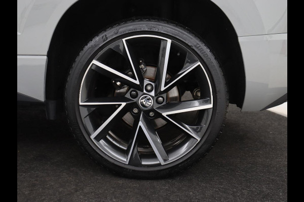 Škoda Karoq 1.5 TSI Sportline | Trekhaak | Stoelverwarming | Camera | Carplay | Virtual Cockpit | Sportstoelen | Navigatie | Full LED | Parkeerhulp | Sfeerverlichting | Climate control | Cruise control