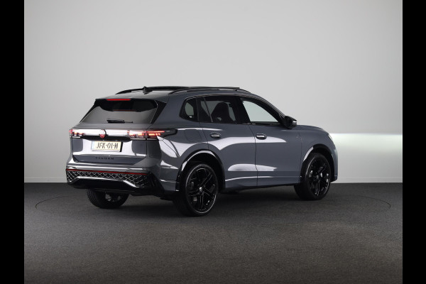 Volkswagen Tiguan 1.5 eHybrid R-Line Edition 204PK | Panoramadak | Black Style pakket | 20 Inch | Stoelverwarming | Navigatie