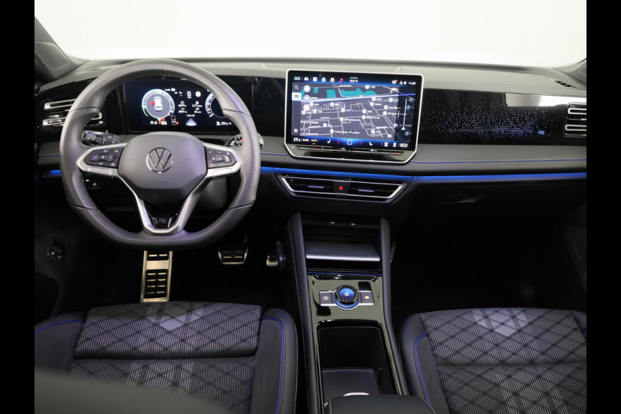 Volkswagen Tiguan 1.5 eHybrid R-Line Edition 204PK | Panoramadak | Black Style pakket | 20 Inch | Stoelverwarming | Navigatie
