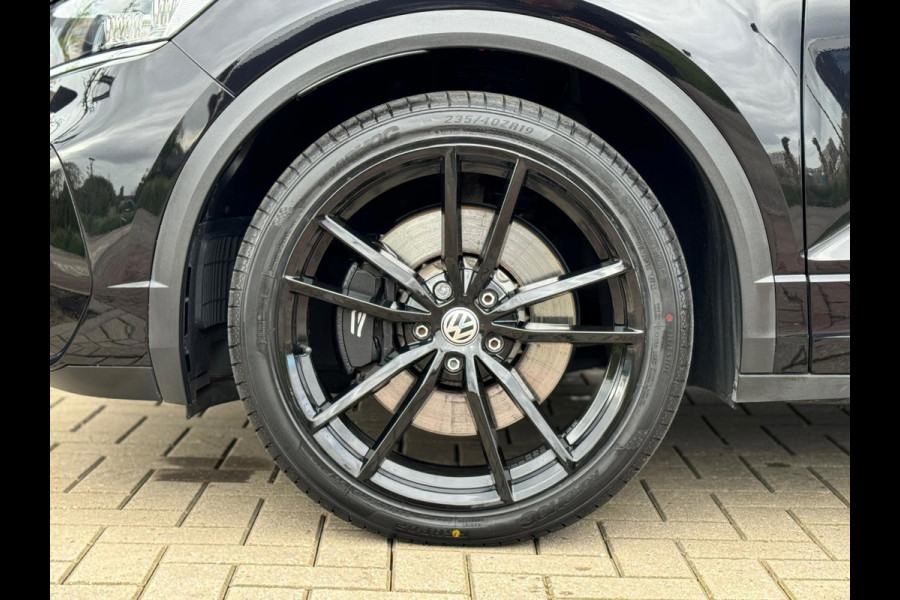 Volkswagen T-Roc 2.0 TSI 4Motion R Pano/Akra/Camera/Blind