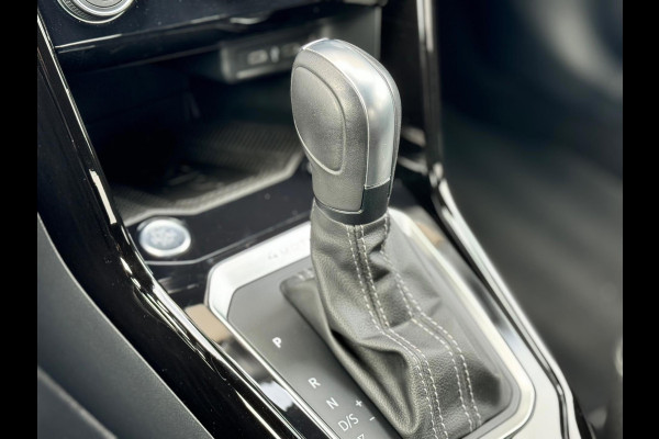 Volkswagen T-Roc 2.0 TSI 4Motion R Pano/Akra/Camera/Blind