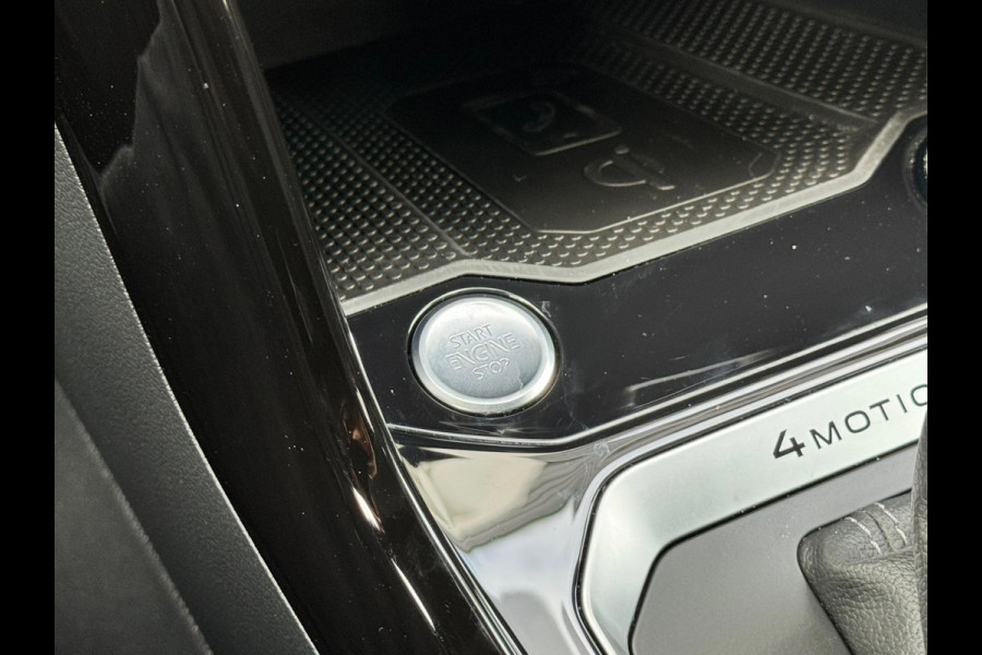 Volkswagen T-Roc 2.0 TSI 4Motion R Pano/Akra/Camera/Blind