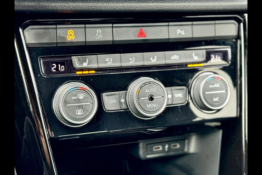 Volkswagen T-Roc 2.0 TSI 4Motion R Pano/Akra/Camera/Blind