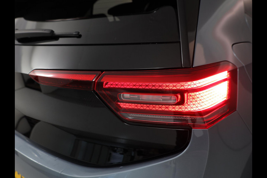 Volkswagen ID.3 Business 58 kWh 204 pk | Navigatie | Parkeersensoren | Achteruitrijcamera | Stoelverwarming | Matrix LED koplampen | 85% accu