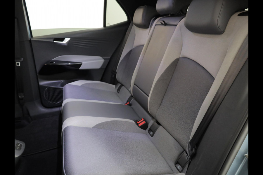 Volkswagen ID.3 Business 58 kWh 204 pk | Navigatie | Parkeersensoren | Achteruitrijcamera | Stoelverwarming | Matrix LED koplampen | 85% accu