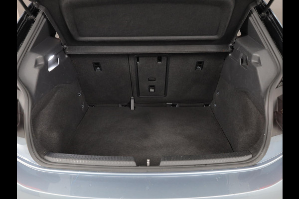 Volkswagen ID.3 Business 58 kWh 204 pk | Navigatie | Parkeersensoren | Achteruitrijcamera | Stoelverwarming | Matrix LED koplampen | 85% accu