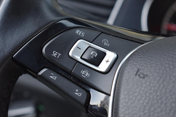 Volkswagen Golf Sportsvan 1.5 TSI ACT R Line ACC Lane Camera Led Xenon