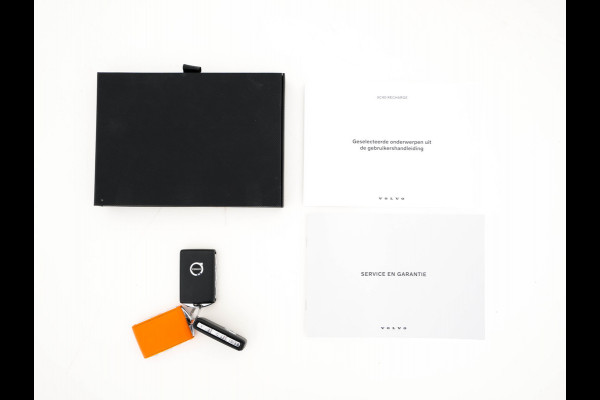 Volvo XC40 Recharge P8 AWD R-Design [ 3-Fase ] {SOH-91%} (INCL-BTW) *PANO | FULL-LEATHER | DIGI-COCKPIT | FULL-LED | MEMORY-PACK | HARMAN/KARDON | TOP-VIEW | CARPLAY | NAVI-FULLMAP | ECC | PDC | KEYLESS | HEATED-SPORTSEATS | BLIS | CAPLAY | 19"ALU*