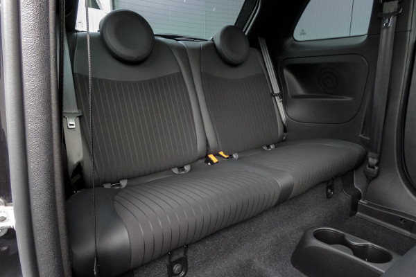 Fiat 500 1.0 Hybrid Rockstar | PANORAMADAK | CRUISE CONTROL | APPLE CARPLAY/ANDROID AUTO