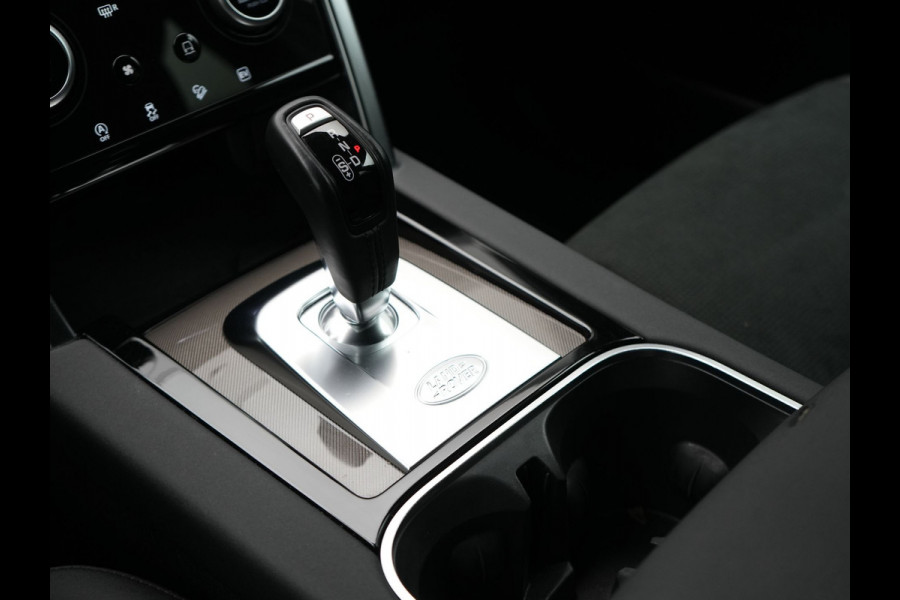 Land Rover Discovery Sport P300e S Plug In Hybrid 300pk Dealer O.H. PHEV | 360 Camera | Alcantara Sportstoelen Verwarmd | Apple Carplay | Navigatie | DAB |