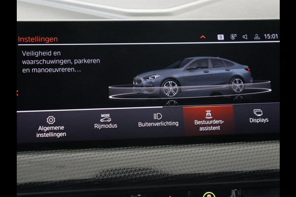 BMW 2 Serie Gran Coupé 218i M Sport | Panoramadak | Stoelverwarming | Camera | Sfeerverlichting | Carplay | Navigatie | Sportstoelen | Park Assist | Live Cockpit | Climate control