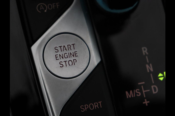 BMW 2 Serie Gran Coupé 218i M Sport | Panoramadak | Stoelverwarming | Camera | Sfeerverlichting | Carplay | Navigatie | Sportstoelen | Park Assist | Live Cockpit | Climate control