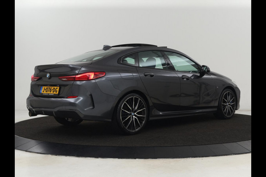 BMW 2 Serie Gran Coupé 218i M Sport | Panoramadak | Stoelverwarming | Camera | Sfeerverlichting | Carplay | Navigatie | Sportstoelen | Park Assist | Live Cockpit | Climate control