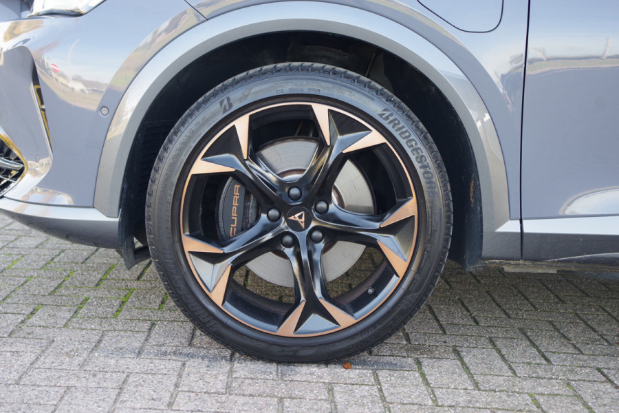 CUPRA Formentor 1.4 e-Hybrid VZ 245 PK Copper Edition, Trekhaak, Kuipstoelen, Memory, Camera, DCC