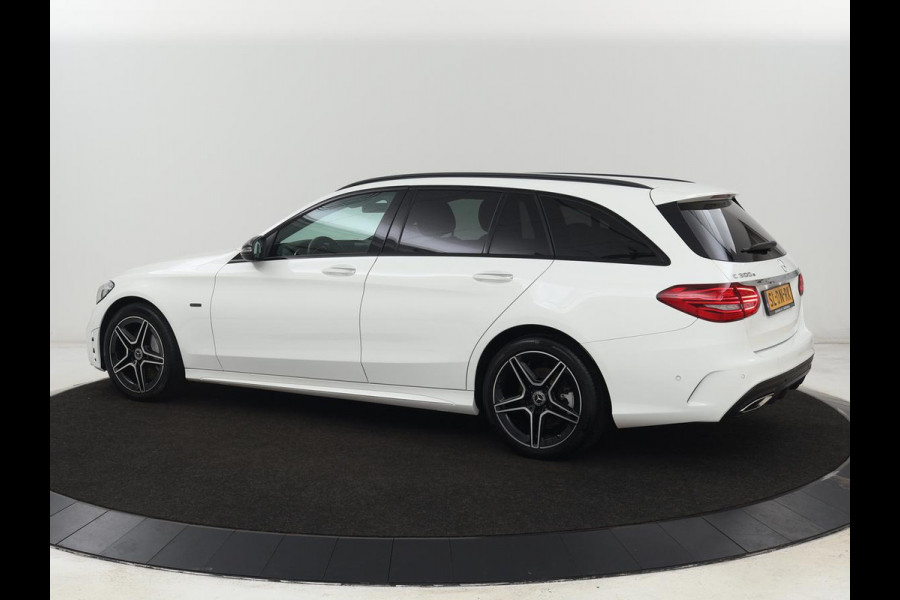 Mercedes-Benz C-Klasse 300e AMG Night | Stoelverwarming | Carplay | Leder/Alcantara | Camera | Navigatie | Park Assist | Full LED | PHEV | Plug In
