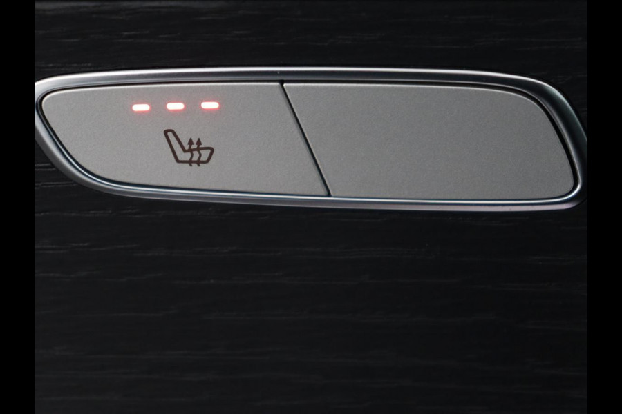 Mercedes-Benz C-Klasse 300e AMG Night | Stoelverwarming | Carplay | Leder/Alcantara | Camera | Navigatie | Park Assist | Full LED | PHEV | Plug In