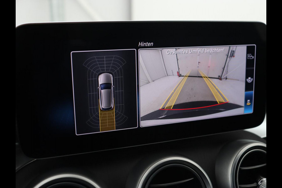 Mercedes-Benz C-Klasse 300e AMG Night | Stoelverwarming | Carplay | Leder/Alcantara | Camera | Navigatie | Park Assist | Full LED | PHEV | Plug In