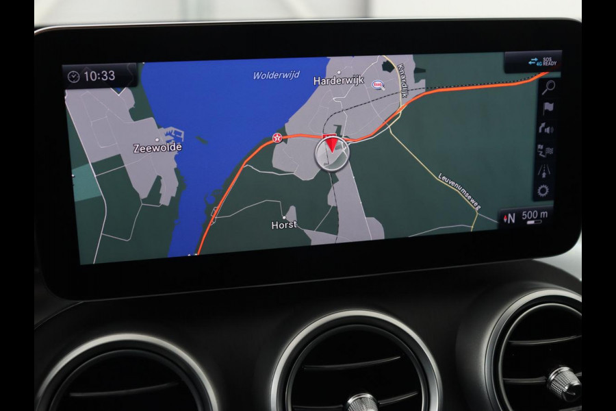 Mercedes-Benz C-Klasse 300e AMG Night | Stoelverwarming | Carplay | Leder/Alcantara | Camera | Navigatie | Park Assist | Full LED | PHEV | Plug In